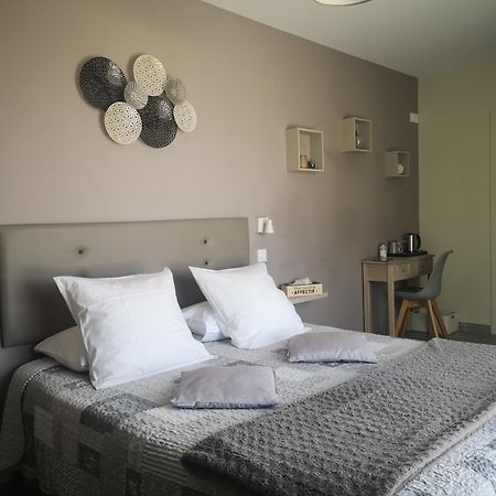 La Sarlamandre, Chambres Et Table D'Hotes Marcillac-Saint-Quentin Ngoại thất bức ảnh