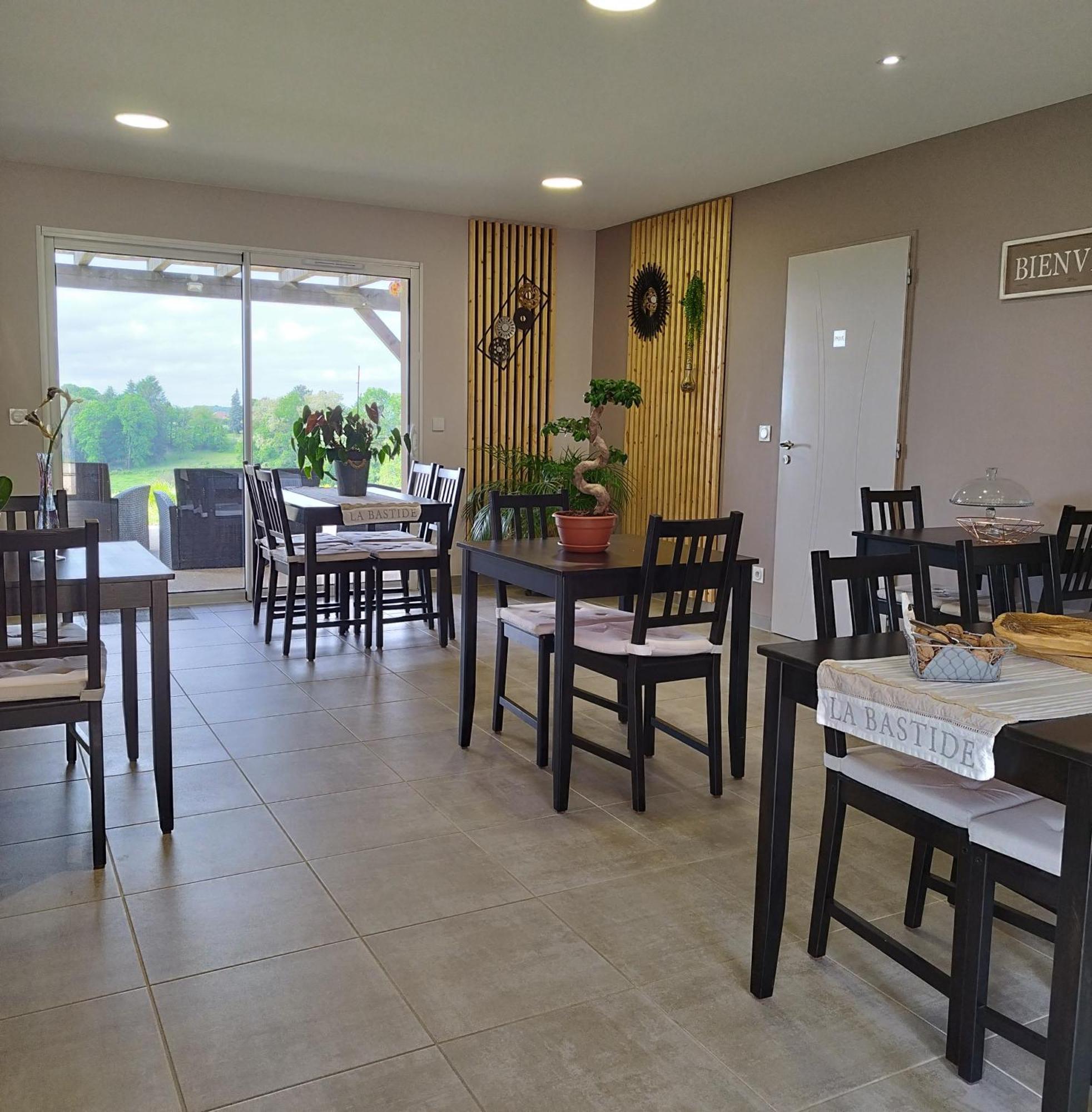 La Sarlamandre, Chambres Et Table D'Hotes Marcillac-Saint-Quentin Ngoại thất bức ảnh