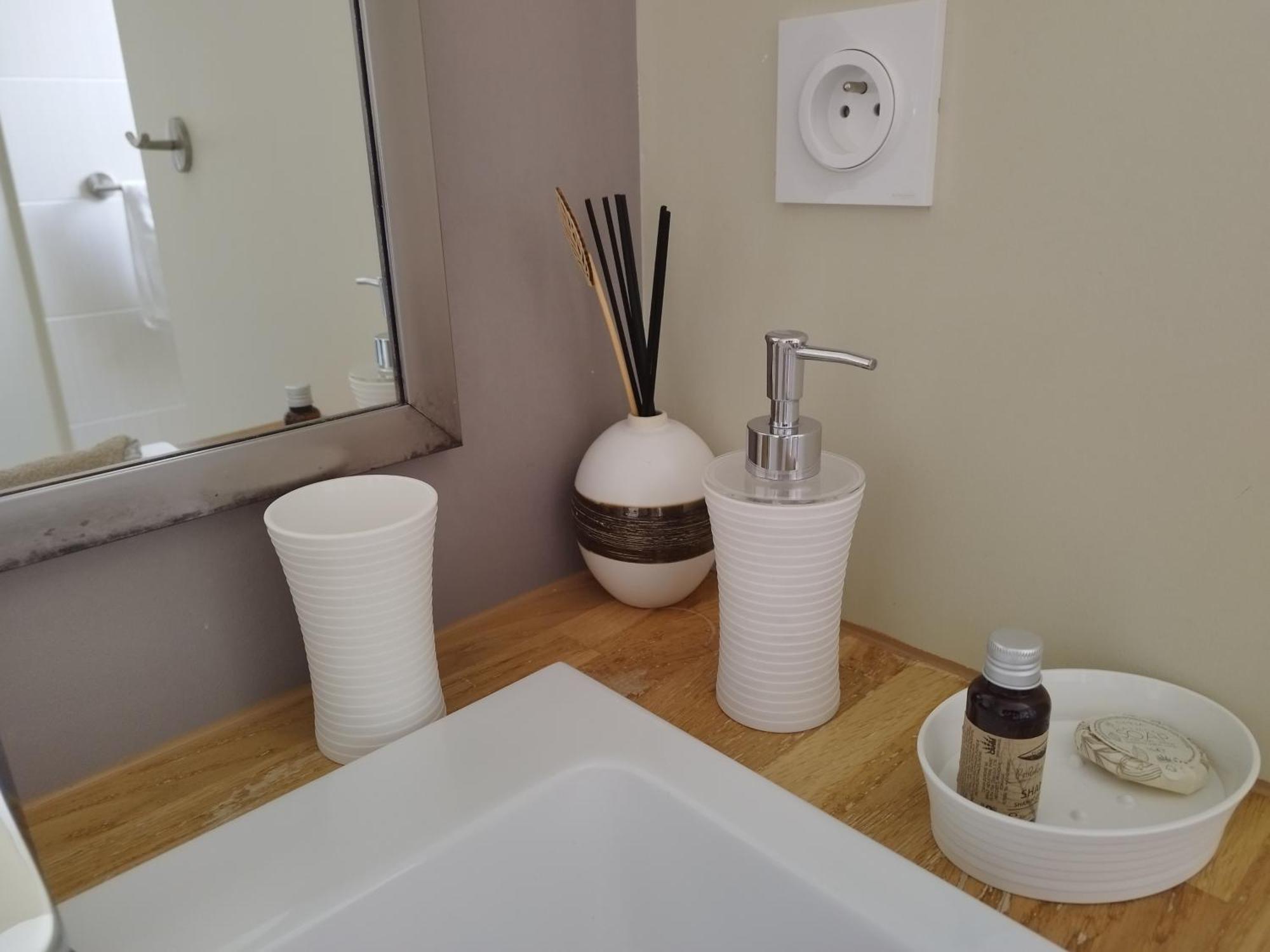 La Sarlamandre, Chambres Et Table D'Hotes Marcillac-Saint-Quentin Ngoại thất bức ảnh