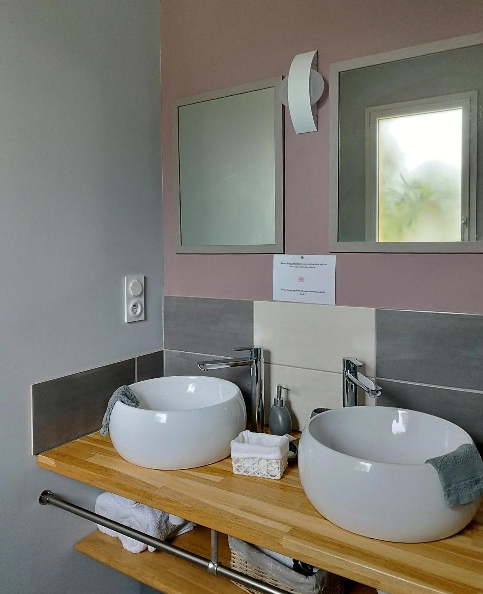 La Sarlamandre, Chambres Et Table D'Hotes Marcillac-Saint-Quentin Ngoại thất bức ảnh